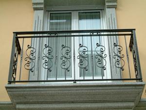   Pasamanos y balcones en hierro